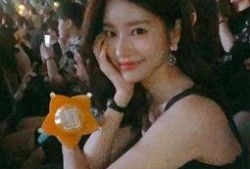 胜利爆料女朋友视频,引发网友热议
